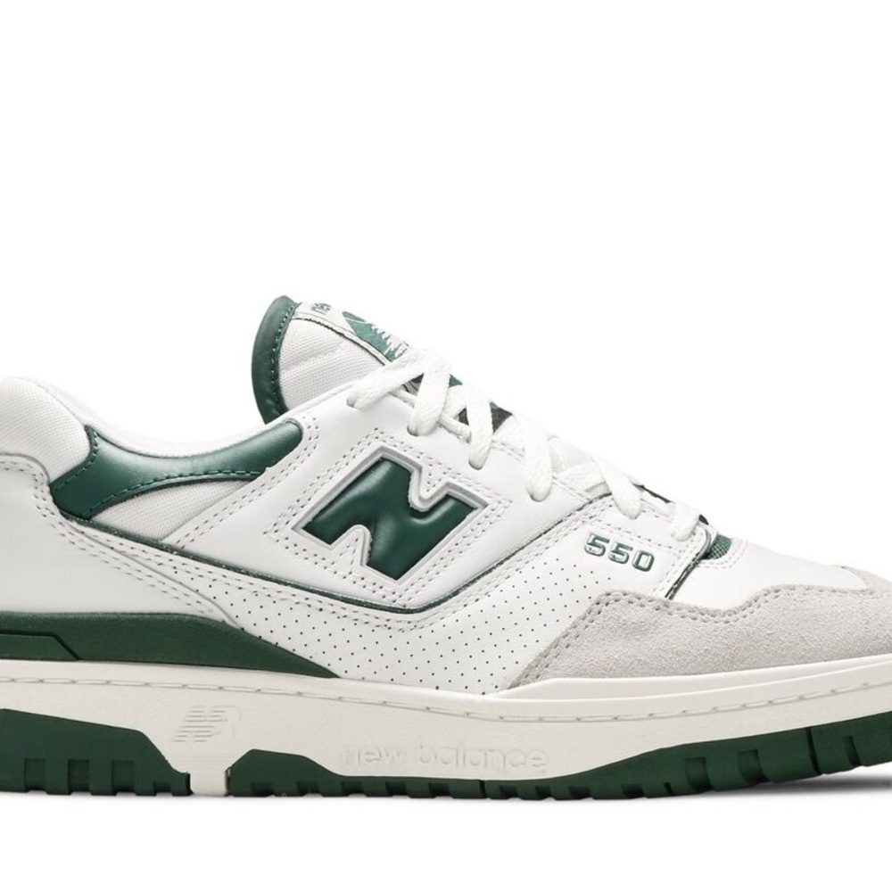 New Balance 550 White and Green Sneakers (Men’s 5.5, Women’s 7)